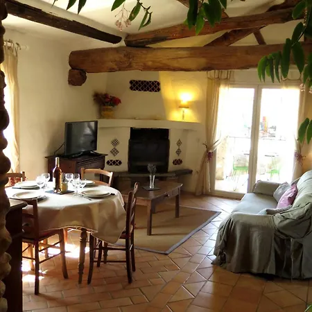 Semesterbostad La Feniere, Holiday In The Heart Of Lavender Fields With Swimming Pool *